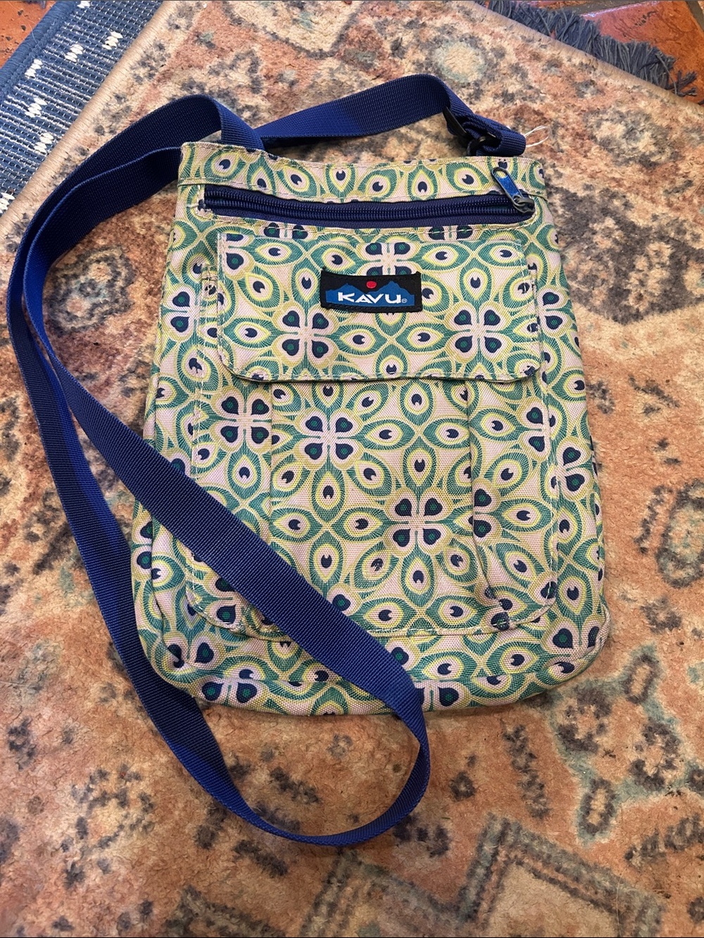 Kavu Blue Strap Green Patterned Crossbody Bag
